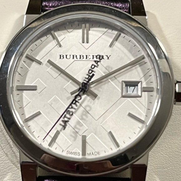 BURBERRY PRE-LOVED AUTHENTIC PURPLE METALLIC GENUINE LEATHER DESIGNER WATCH - Picture 3 of 17